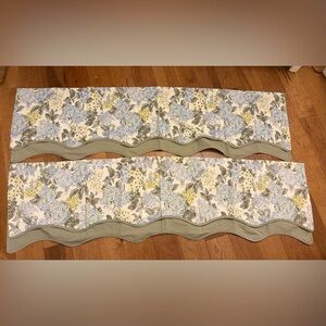 2 Hydrangea Scalloped Window Valances Blue Yellow Green Cotton Cottagecore
